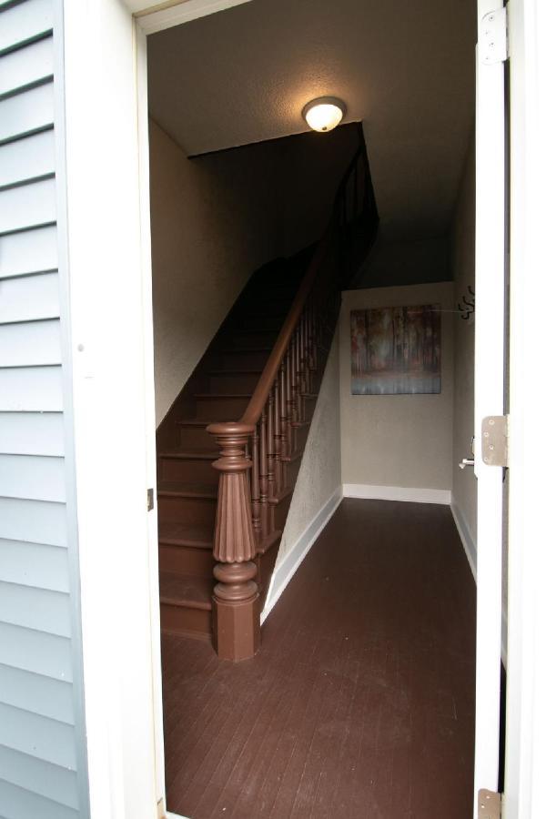 Spacious Rustic Downtown Market St 1 Bedroom Apt, Sleeps Up To 5, Steps To Honeywell & Eagles Theatre Wabash Exterior foto