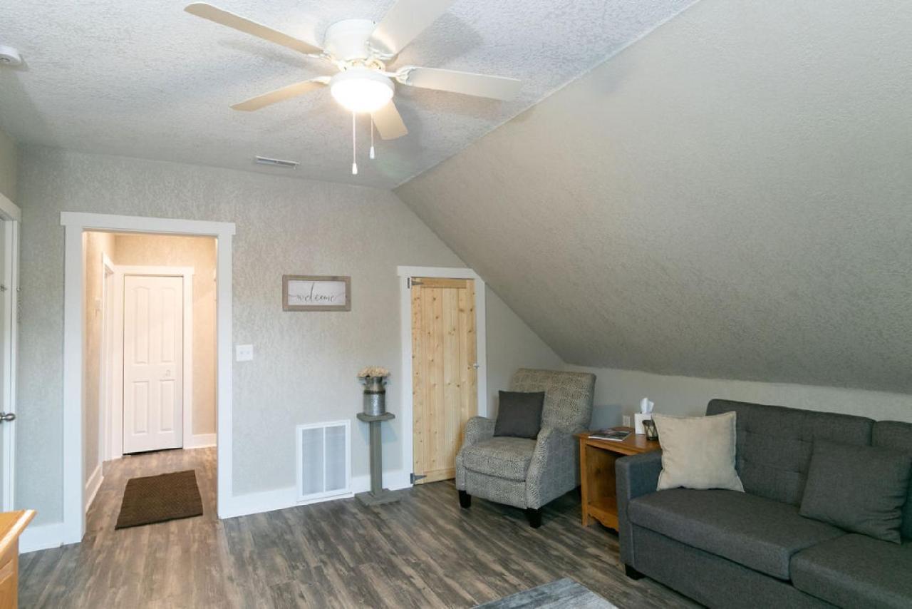 Spacious Rustic Downtown Market St 1 Bedroom Apt, Sleeps Up To 5, Steps To Honeywell & Eagles Theatre Wabash Exterior foto
