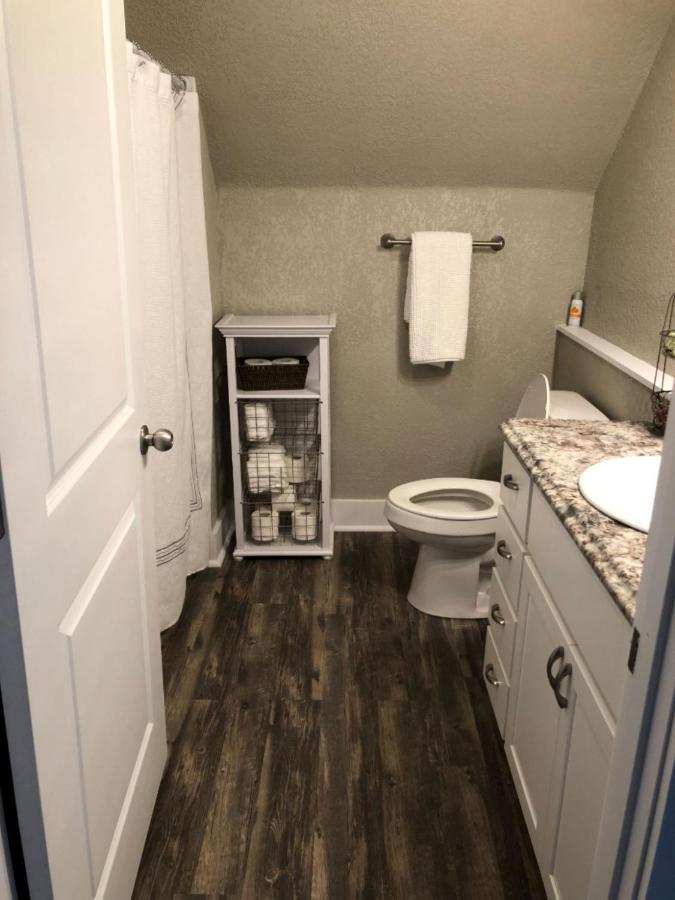 Spacious Rustic Downtown Market St 1 Bedroom Apt, Sleeps Up To 5, Steps To Honeywell & Eagles Theatre Wabash Exterior foto