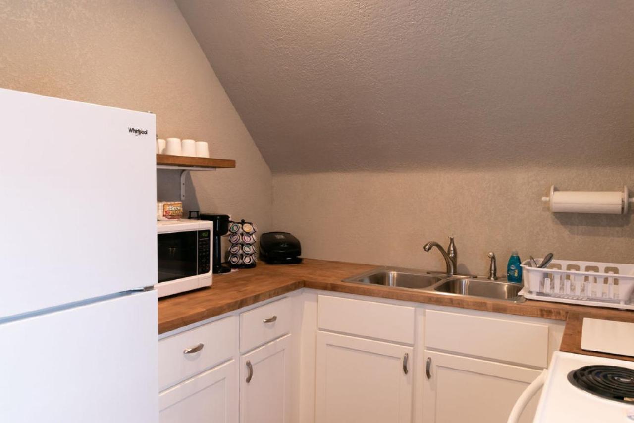 Spacious Rustic Downtown Market St 1 Bedroom Apt, Sleeps Up To 5, Steps To Honeywell & Eagles Theatre Wabash Exterior foto