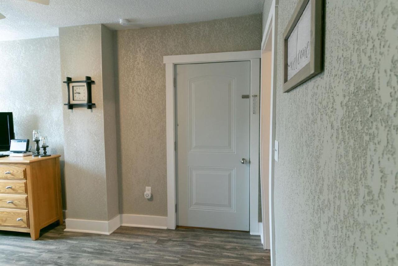 Spacious Rustic Downtown Market St 1 Bedroom Apt, Sleeps Up To 5, Steps To Honeywell & Eagles Theatre Wabash Exterior foto