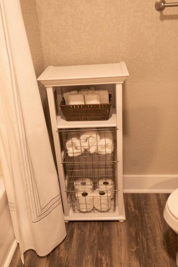Spacious Rustic Downtown Market St 1 Bedroom Apt, Sleeps Up To 5, Steps To Honeywell & Eagles Theatre Wabash Exterior foto