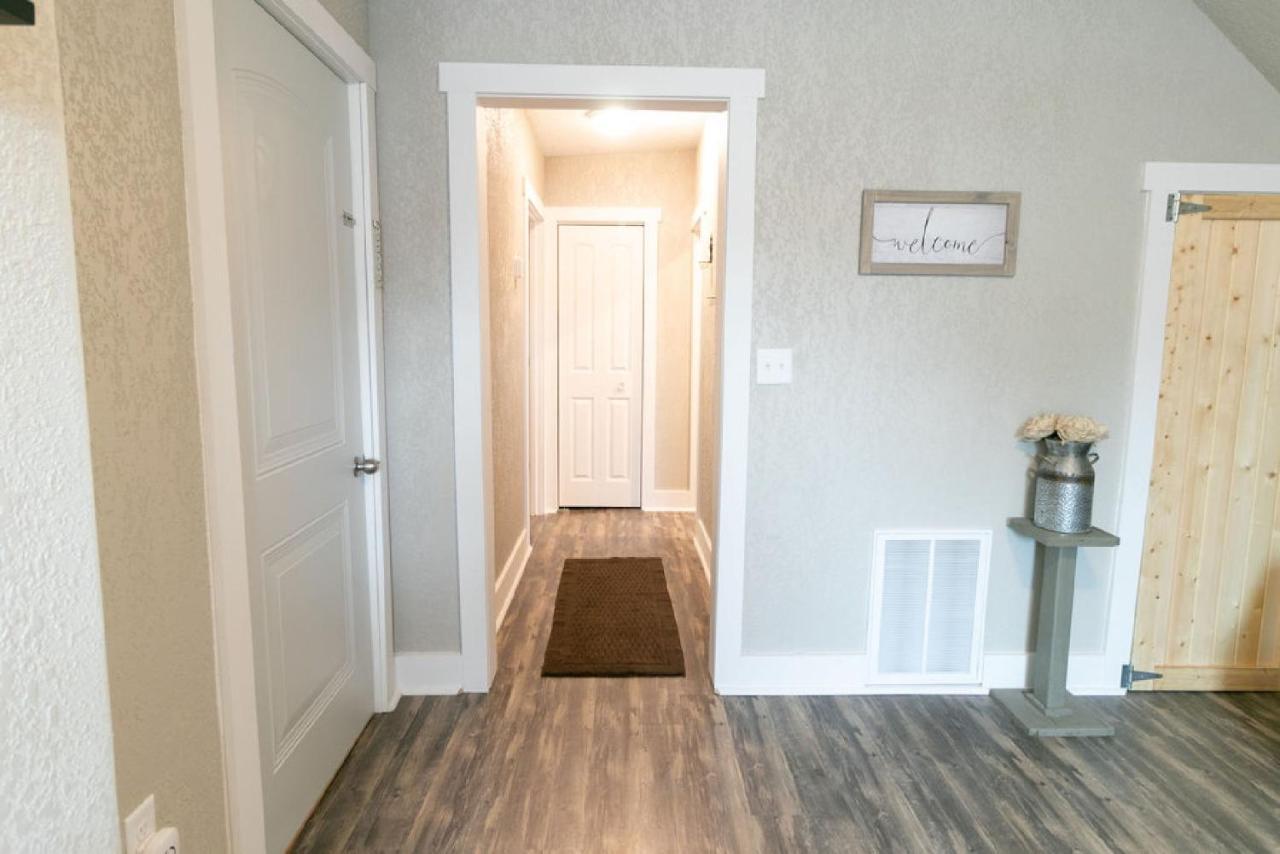 Spacious Rustic Downtown Market St 1 Bedroom Apt, Sleeps Up To 5, Steps To Honeywell & Eagles Theatre Wabash Exterior foto