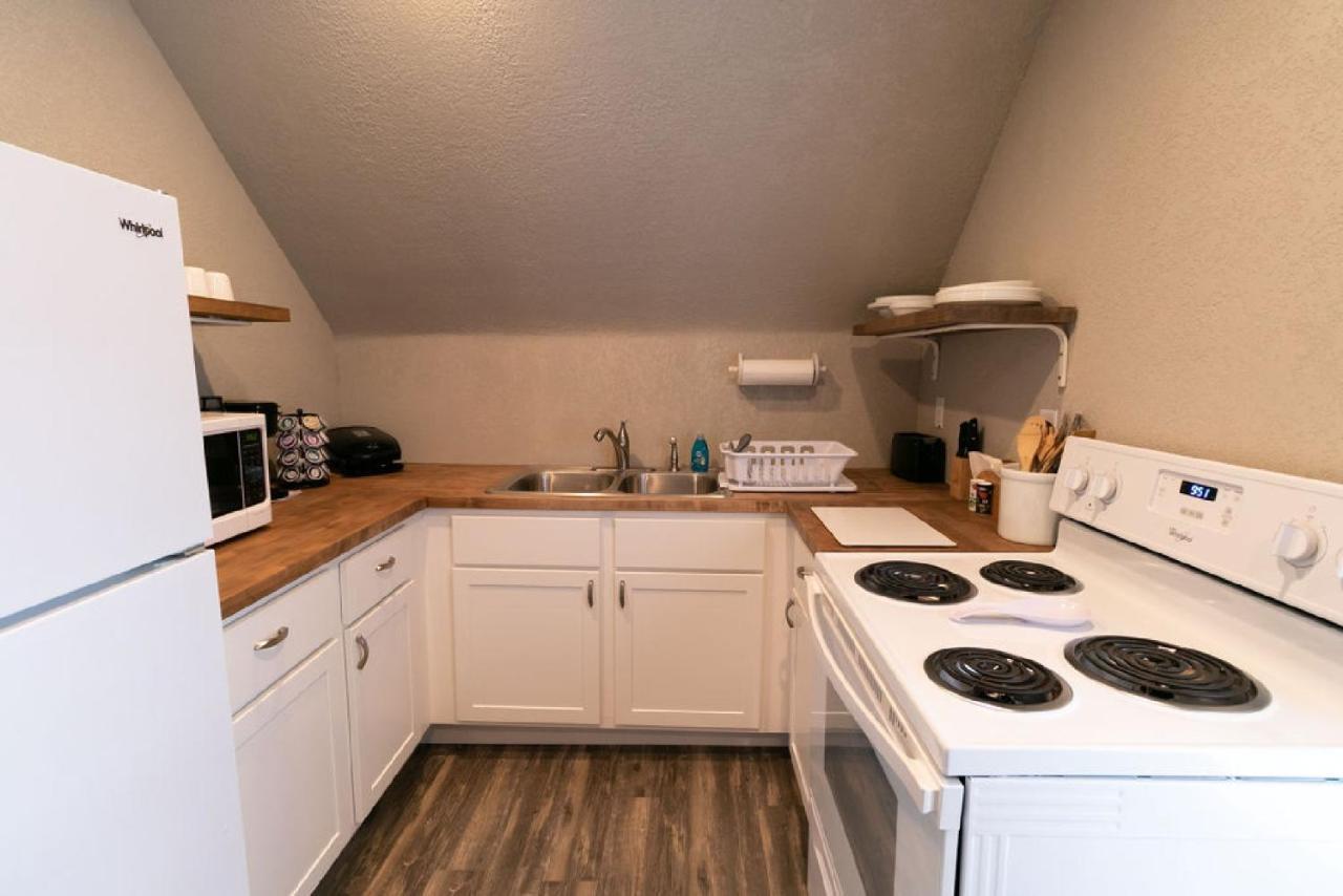 Spacious Rustic Downtown Market St 1 Bedroom Apt, Sleeps Up To 5, Steps To Honeywell & Eagles Theatre Wabash Exterior foto