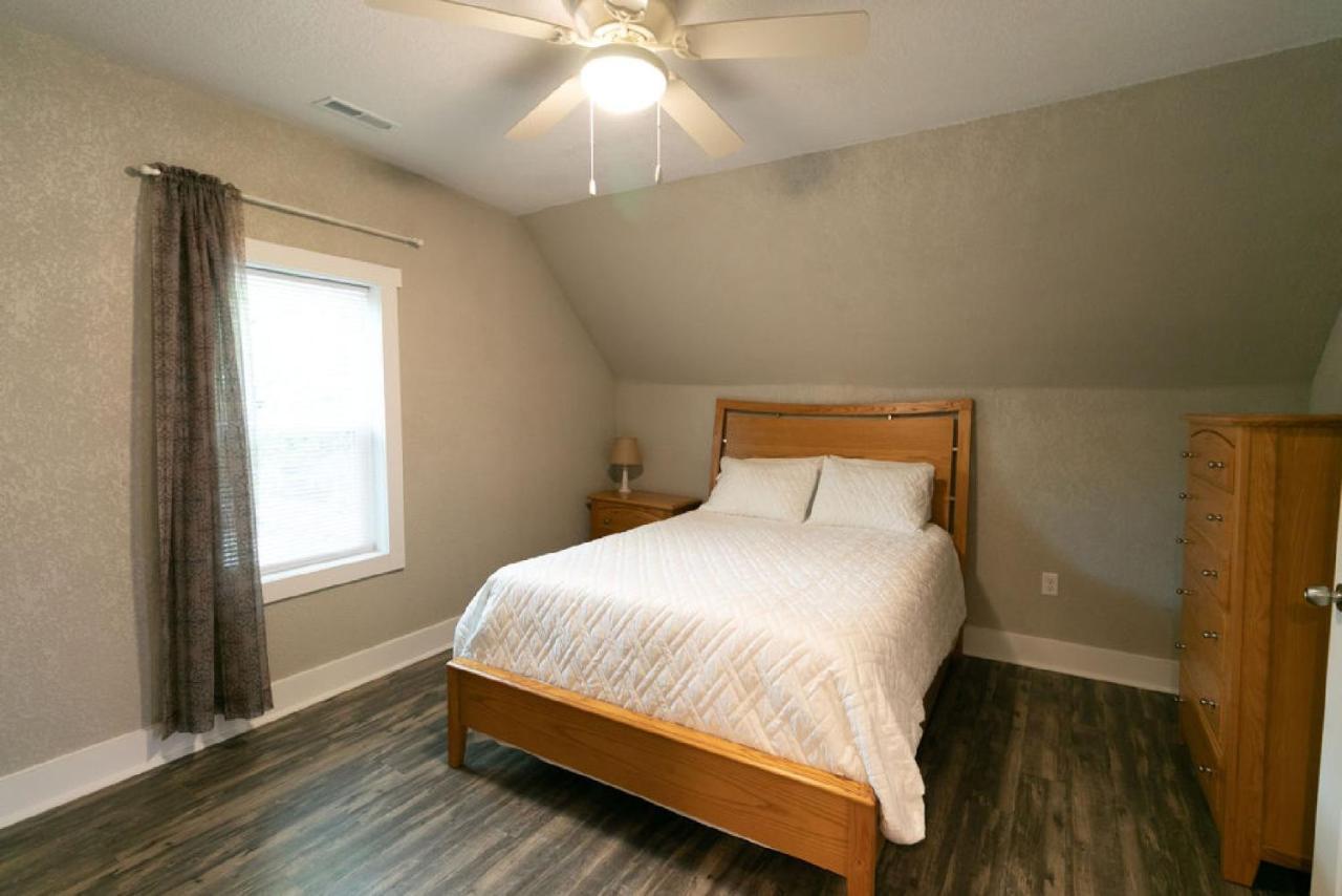 Spacious Rustic Downtown Market St 1 Bedroom Apt, Sleeps Up To 5, Steps To Honeywell & Eagles Theatre Wabash Exterior foto