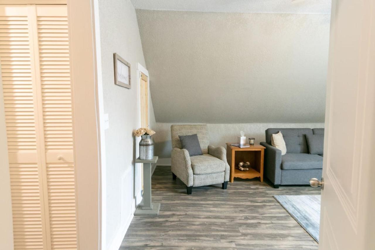 Spacious Rustic Downtown Market St 1 Bedroom Apt, Sleeps Up To 5, Steps To Honeywell & Eagles Theatre Wabash Exterior foto