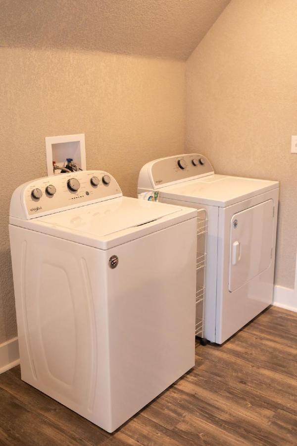 Spacious Rustic Downtown Market St 1 Bedroom Apt, Sleeps Up To 5, Steps To Honeywell & Eagles Theatre Wabash Exterior foto