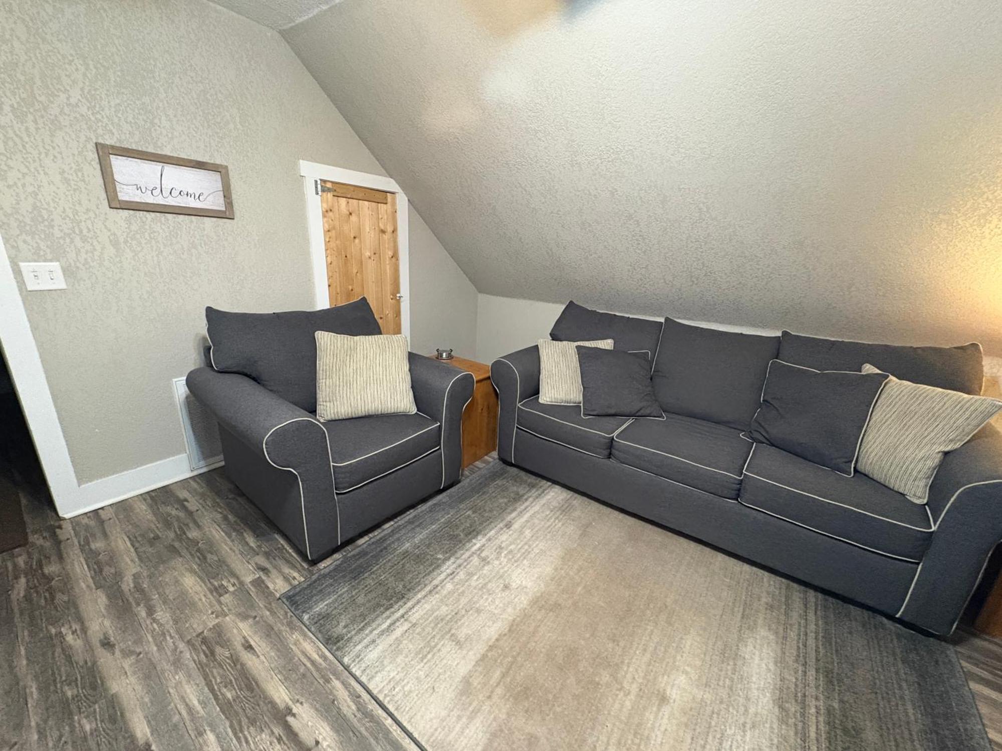 Spacious Rustic Downtown Market St 1 Bedroom Apt, Sleeps Up To 5, Steps To Honeywell & Eagles Theatre Wabash Exterior foto